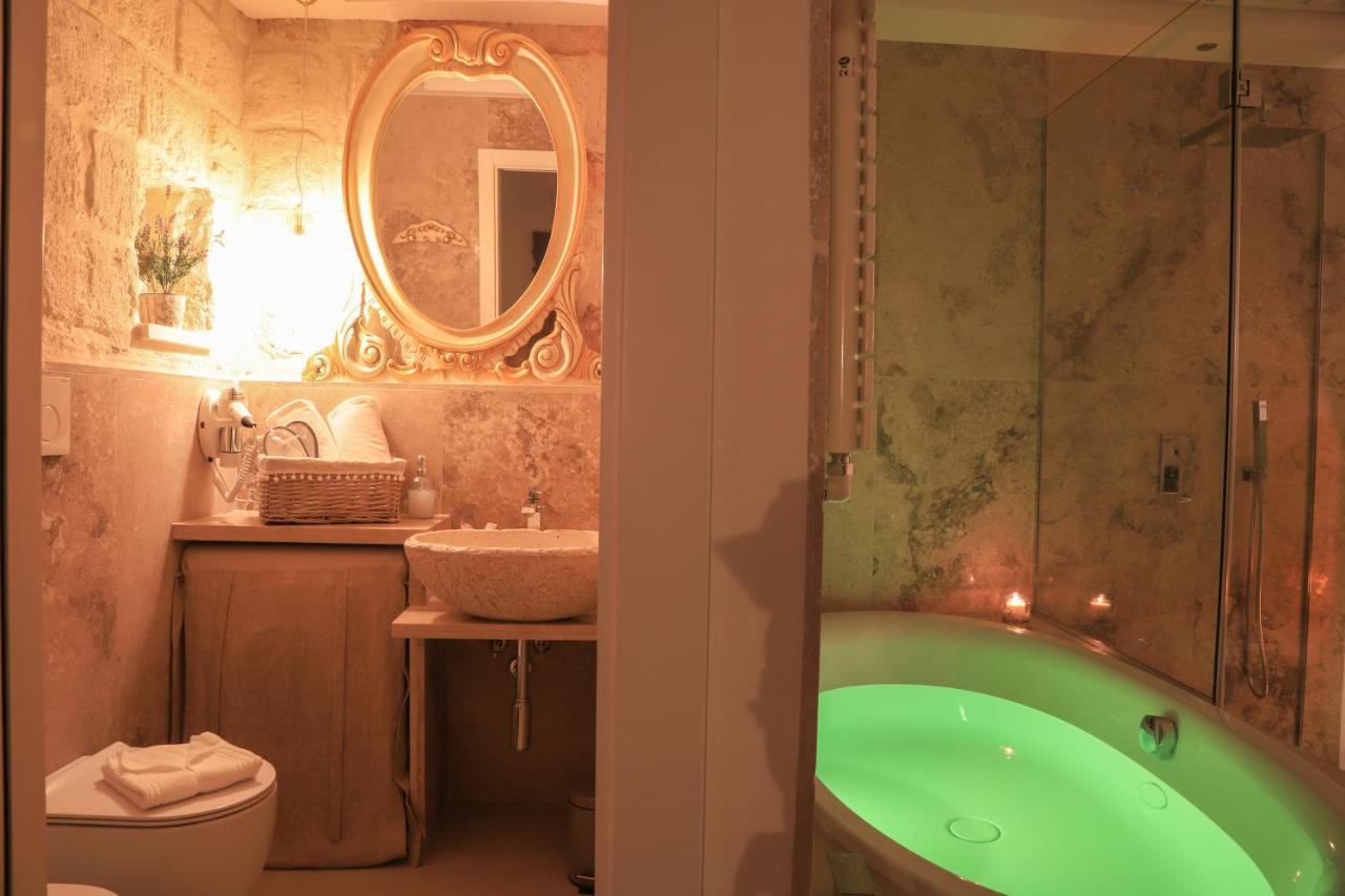 Palazzo Stapane Home Suite 9 - Luxury Living Monopoli Eksteriør billede